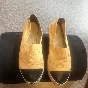 Chanel- CC Capped toe Leather Espadrille - Size 42
